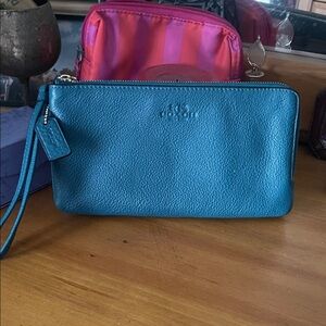 Coach Double Zip Around Wallet Wristlet Blue Pebbled Leather F54056